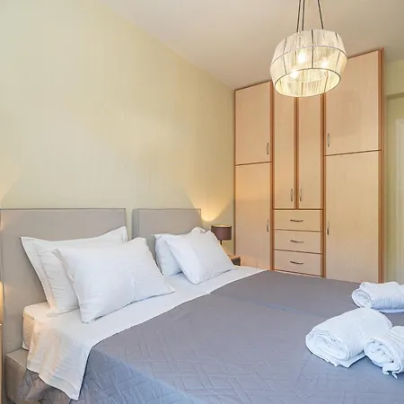 Ritrovo Βίλα Σάμη